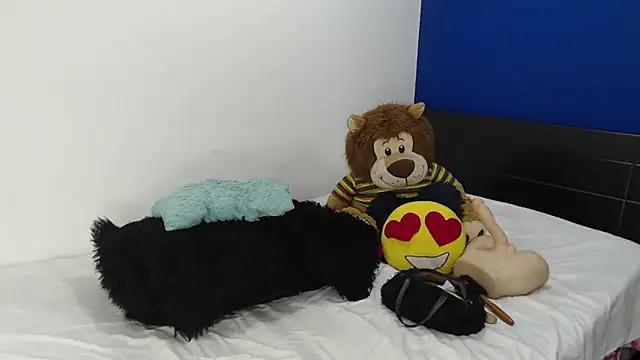 EmmilyConnor online show from 04/17/26, 02:53