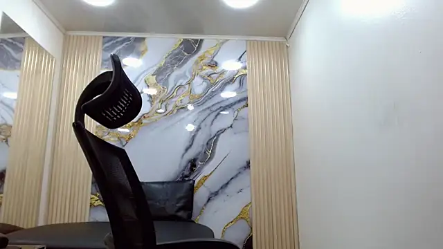 Snapshot of JackMotta01 chatting on 10/31/25, 01:28 JackMotta01 online show from 10/31/25, 01:28