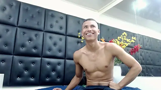 Snapshot of JackMotta01 chatting on 12/01/25, 11:21 JackMotta01 online show from 12/01/25, 11:21