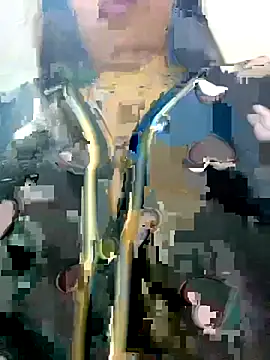 Snapshot of morenahhwy chatting on 11/15/25, 02:20 morenahhwy online show from 11/15/25, 02:20