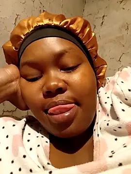 3bigcuteness online show from 11/17/25, 12:16