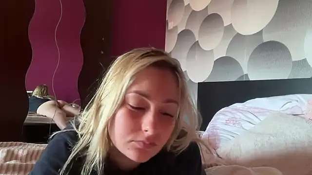 Snapshot of EngelHelene chatting on 07/19/26, 11:47 EngelHelene online show from 07/19/26, 11:47