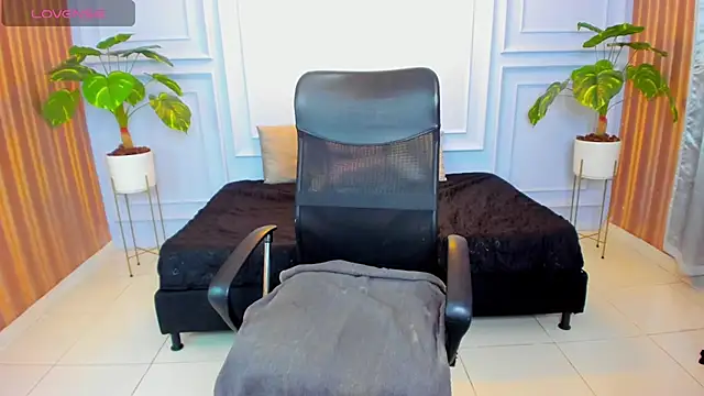 Samantharoseee  online show from 01/13/26, 07:52