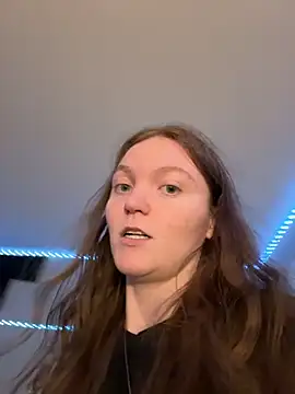 Snapshot of stonerbaby chatting on 11/12/25, 01:39 stonerbaby online show from 11/12/25, 01:39