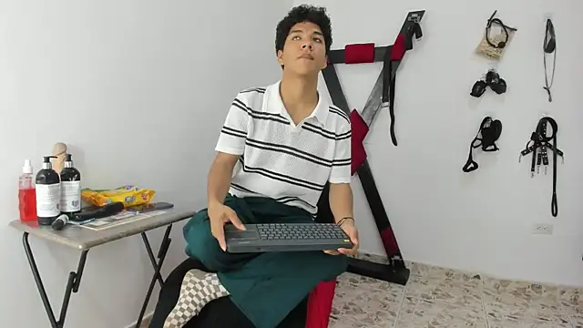 Maximiliano Khalil online show from 11/28/25, 08:22