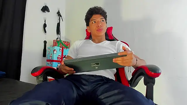 Maximiliano Khalil online show from 12/15/25, 07:29