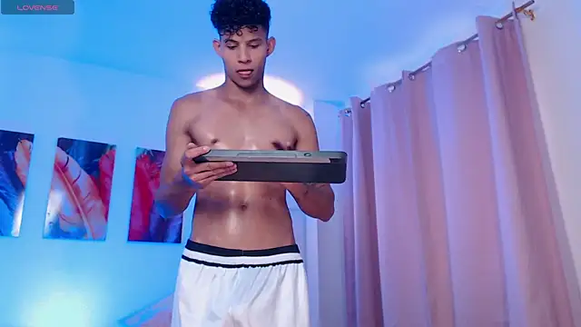 KamiSuarez online show from 04/10/26, 06:12