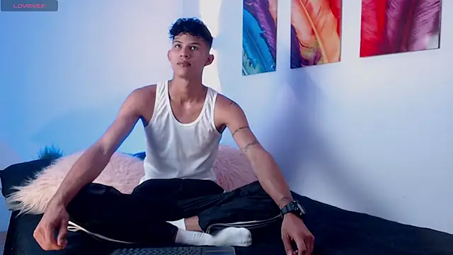 KamiSuarez online show from 04/11/26, 06:45