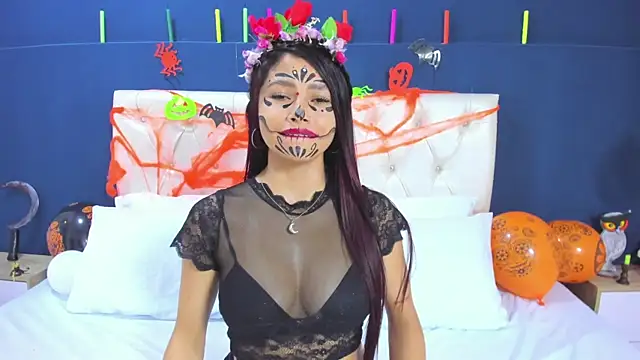 Kim Luna1 online show from 11/04/25, 04:11