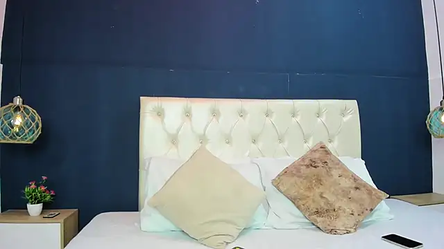 Kim Luna1 online show from 12/02/25, 12:27