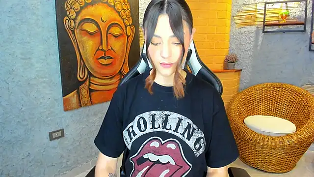 DakotaRussell  online show from 10/28/25, 11:03