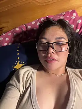 Snapshot of heodat-sexx chatting on 03/08/26, 02:15 heodat-sexx online show from 03/08/26, 02:15
