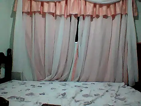 HotGiirl2025 online show from 01/10/26, 04:47