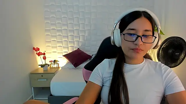 victoria 243 online show from 02/18/26, 04:08