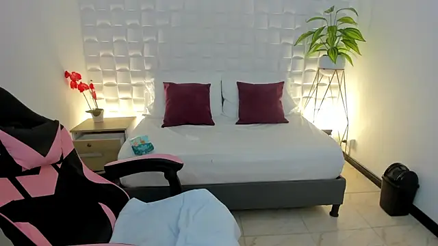 victoria 243 online show from 02/24/26, 07:39