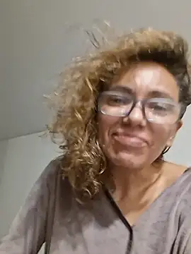 Snapshot of loveryvicky chatting on 11/15/25, 12:34 loveryvicky online show from 11/15/25, 12:34