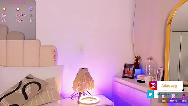 Snapshot of Manelyk__moon chatting on 11/09/25, 01:37 Manelyk moon online show from 11/09/25, 01:37