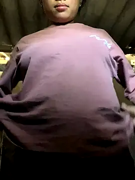 Snapshot of huttonmay358 chatting on 11/25/25, 06:02 huttonmay358 online show from 11/25/25, 06:02