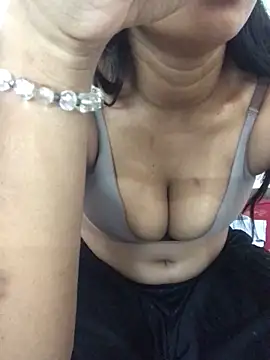 Snapshot of Lalmaya chatting on 11/04/25, 06:07 Lalmaya online show from 11/04/25, 06:07