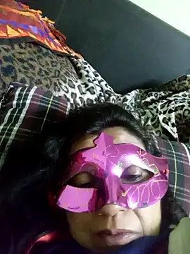 Snapshot of LOVE__RANI chatting on 11/14/25, 11:02 LOVE RANI online show from 11/14/25, 11:02