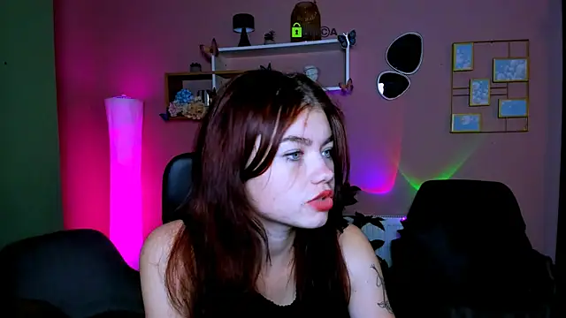 Snapshot of isabel_wave chatting on 11/23/25, 10:15 isabel wave online show from 11/23/25, 10:15