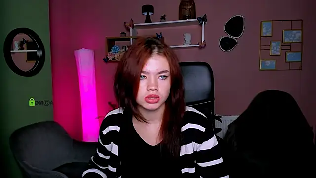 Snapshot of isabel_wave chatting on 11/25/25, 01:22 isabel wave online show from 11/25/25, 01:22