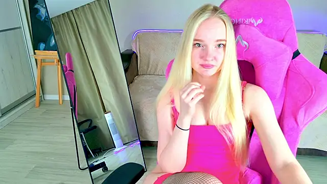 Shawty Mia online show from 04/18/26, 07:58