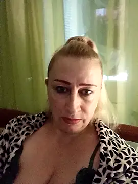 Esenia505 online show from 11/10/25, 11:20