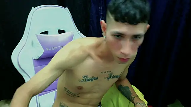 The latin boy online show from 10/29/25, 07:37