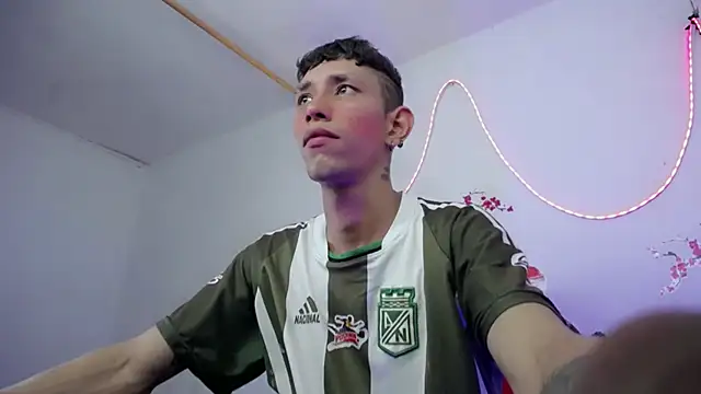 The latin boy online show from 11/14/25, 08:29