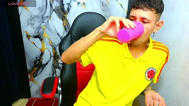 The latin boy online show from 01/10/26, 03:19