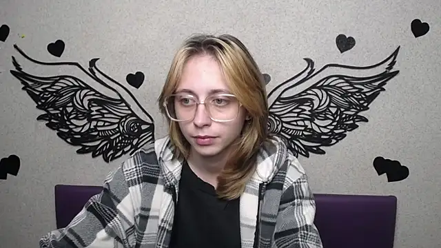 TracyLll online show from 11/20/25, 01:11