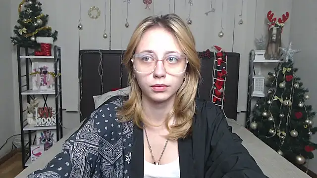 TracyLll online show from 12/20/25, 06:09