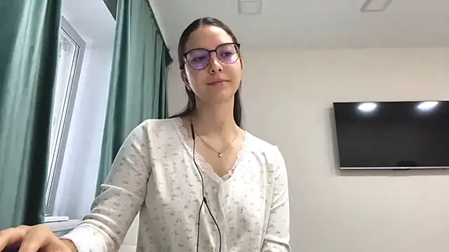 Snapshot of Allisgree chatting on 10/29/25, 06:04 Allisgree online show from 10/29/25, 06:04