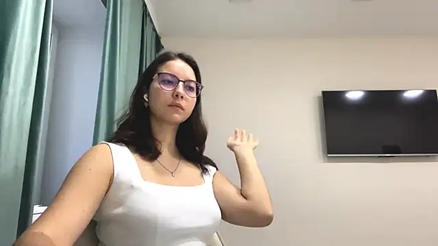 Snapshot of Allisgree chatting on 10/30/25, 05:31 Allisgree online show from 10/30/25, 05:31