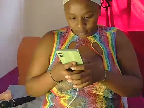 sexy-Halo online show from 11/18/25, 08:19