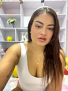 Itskari  online show from 11/16/25, 03:34