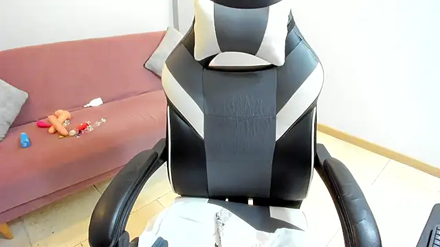 Snapshot of Julietta01 chatting on 11/08/25, 03:07 Julietta01 online show from 11/08/25, 03:07