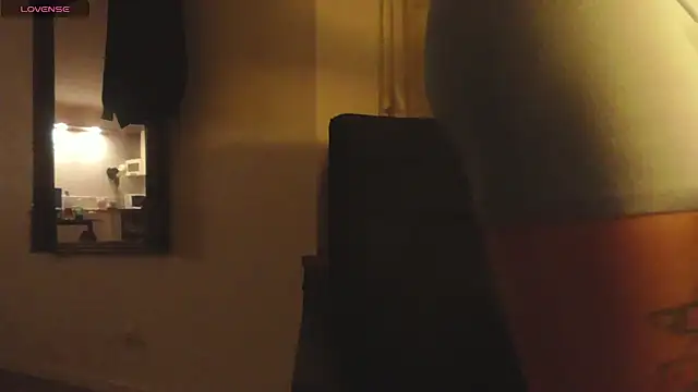 Snapshot of adeux2 chatting on 02/05/26, 01:21 adeux2 online show from 02/05/26, 01:21