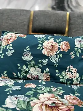 Heena Sharma982 online show from 04/05/26, 06:05