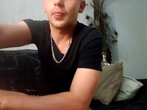 Snapshot of THOMMONSTER5299 chatting on 12/05/25, 01:58 THOMMONSTER5299 online show from 12/05/25, 01:58