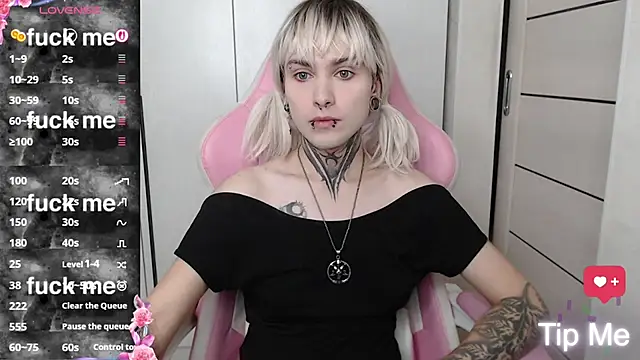 Snapshot of ElixabetANG chatting on 11/16/25, 12:38 ElixabetANG online show from 11/16/25, 12:38