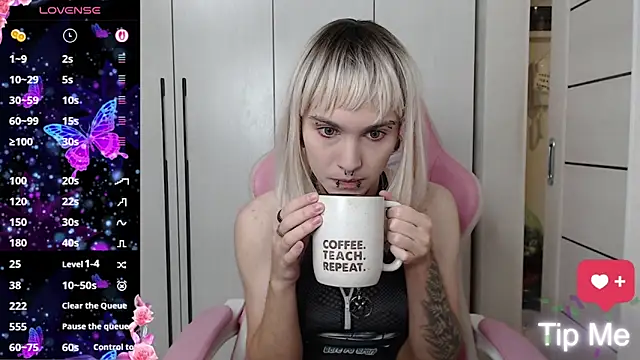 Snapshot of ElixabetANG chatting on 11/27/25, 12:56 ElixabetANG online show from 11/27/25, 12:56