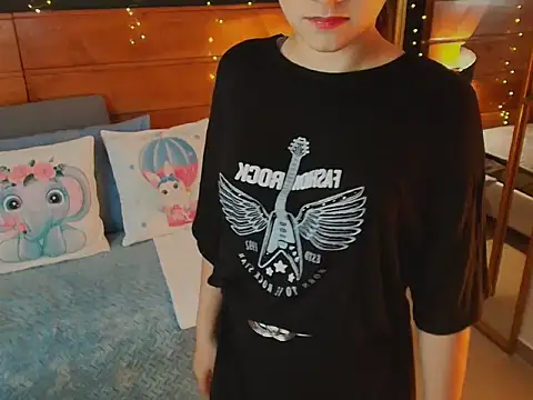 Snapshot of milena_kiitty chatting on 02/09/26, 11:47 milena kiitty online show from 02/09/26, 11:47