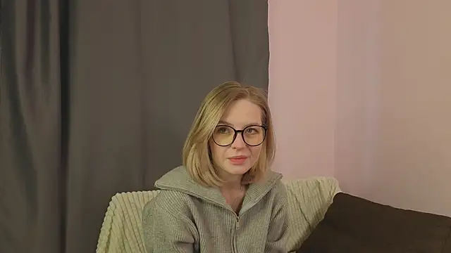 BaileyBernos online show from 11/16/25, 09:04