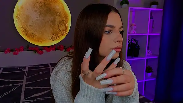 LauraHansil online show from 04/13/26, 07:08