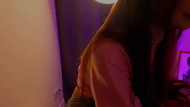 LauraHansil online show from 04/16/26, 09:39