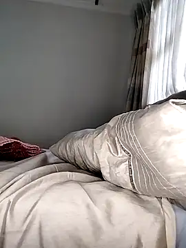 Snapshot of Fancy-Face26 chatting on 12/21/25, 01:29 Fancy-Face26 online show from 12/21/25, 01:29