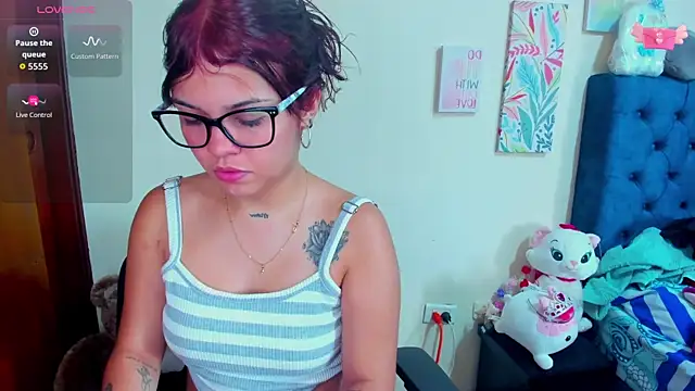 Emma boo online show from 10/31/25, 03:24