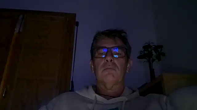 miangelpt online show from 10/28/25, 09:28